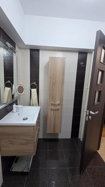 Obor, metrou, zona Avrig, garsoniera mobilata, etaj 5, bloc anvelopat.